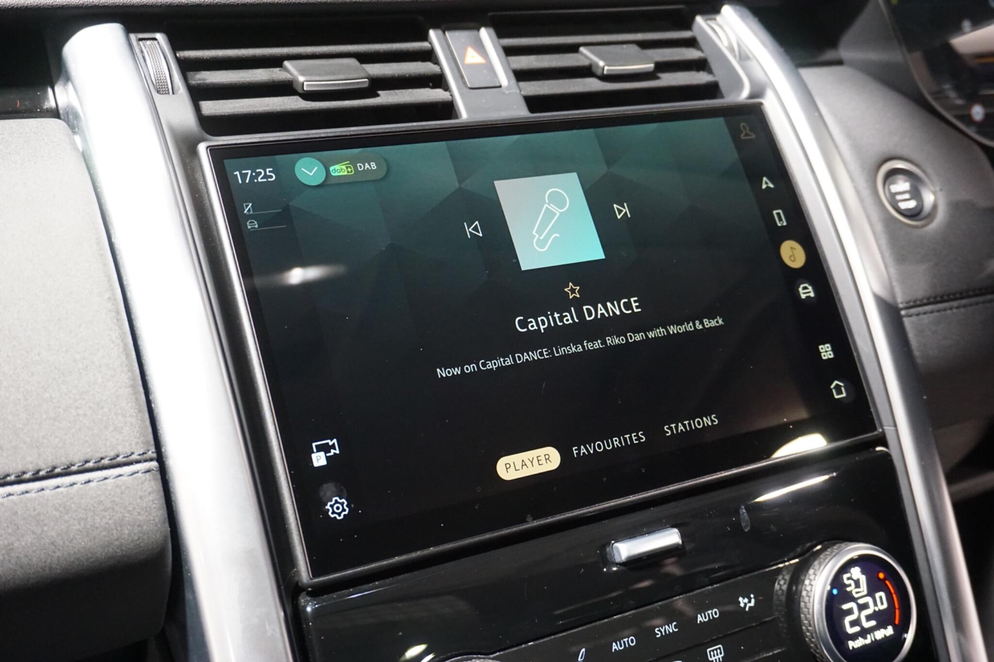 Land Rover Discovery 3.0 D300 MHEV SE SUV 5dr Diesel Auto 4WD Euro 6 (s/s) (300 ps)